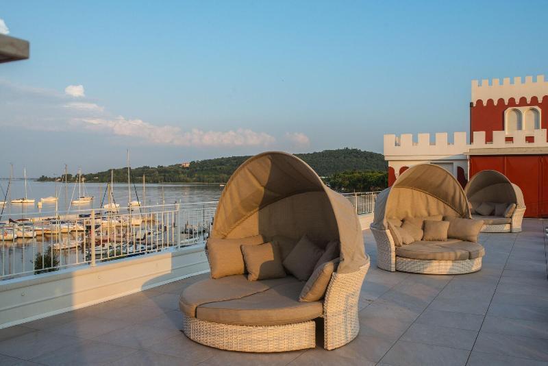 Hotel Villa Garuti ปาเดงเก ซุล การ์ดา ภายนอก รูปภาพ