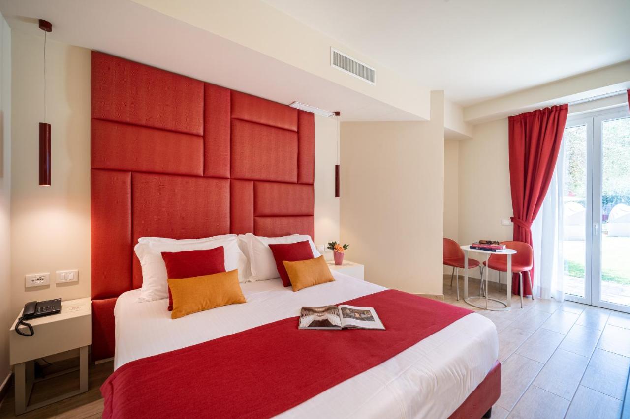 Hotel Villa Garuti ปาเดงเก ซุล การ์ดา ภายนอก รูปภาพ