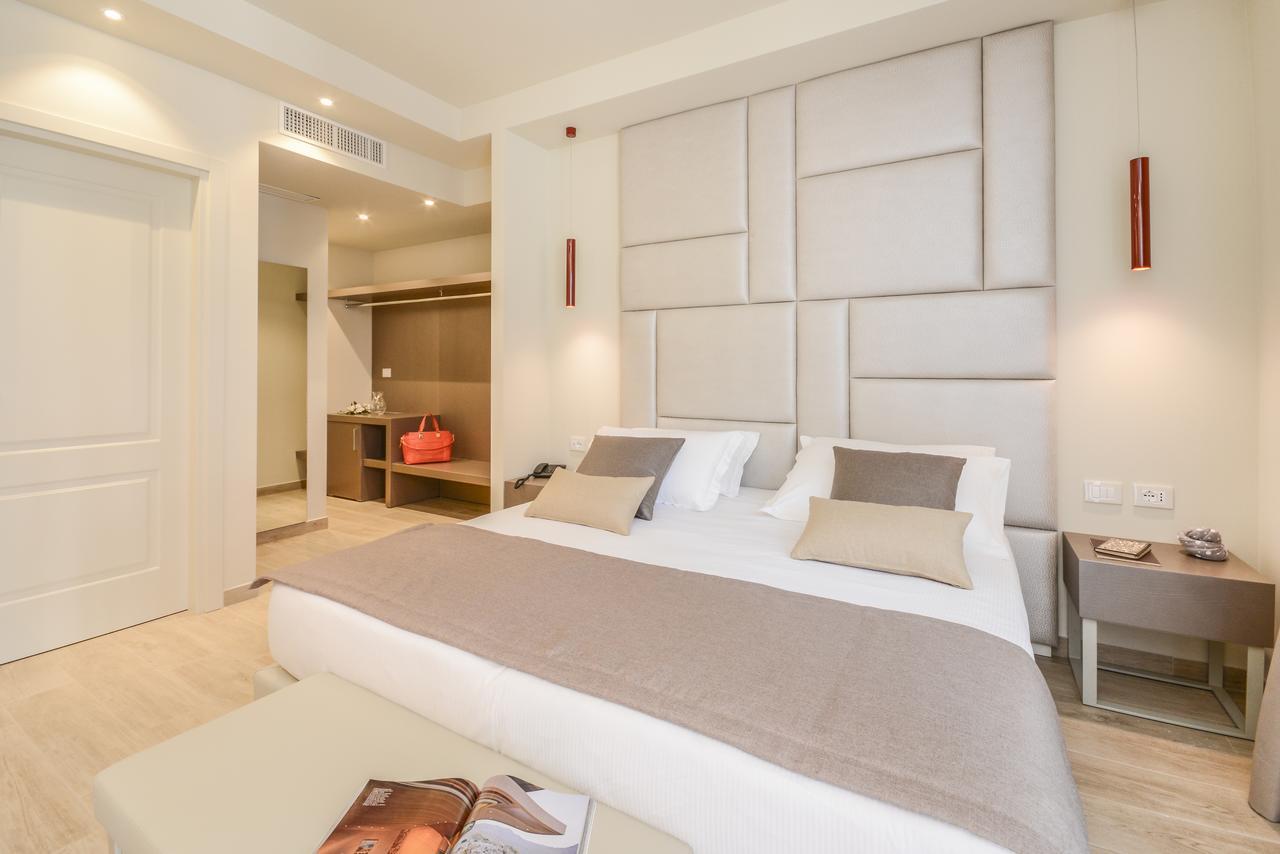 Hotel Villa Garuti ปาเดงเก ซุล การ์ดา ภายนอก รูปภาพ