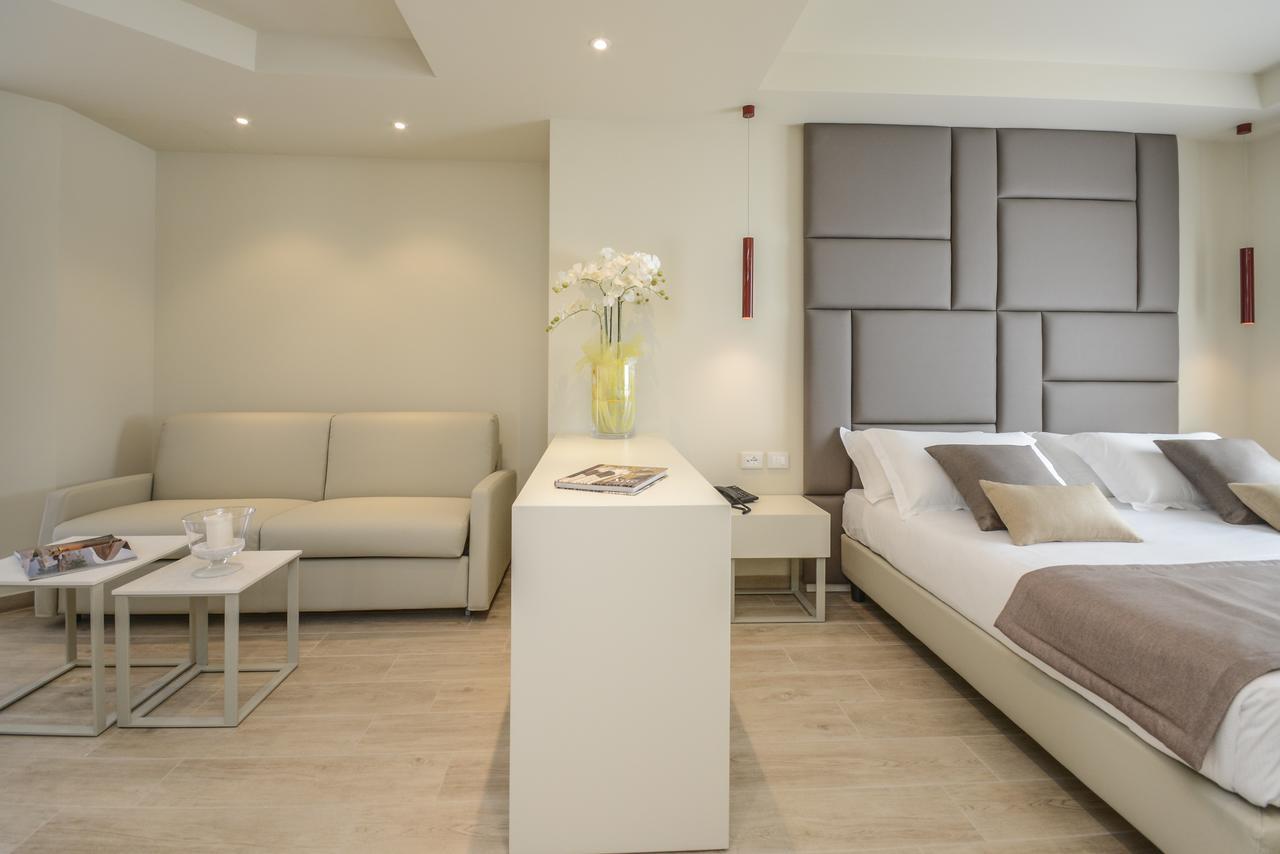 Hotel Villa Garuti ปาเดงเก ซุล การ์ดา ภายนอก รูปภาพ