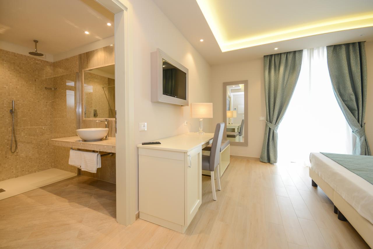 Hotel Villa Garuti ปาเดงเก ซุล การ์ดา ภายนอก รูปภาพ