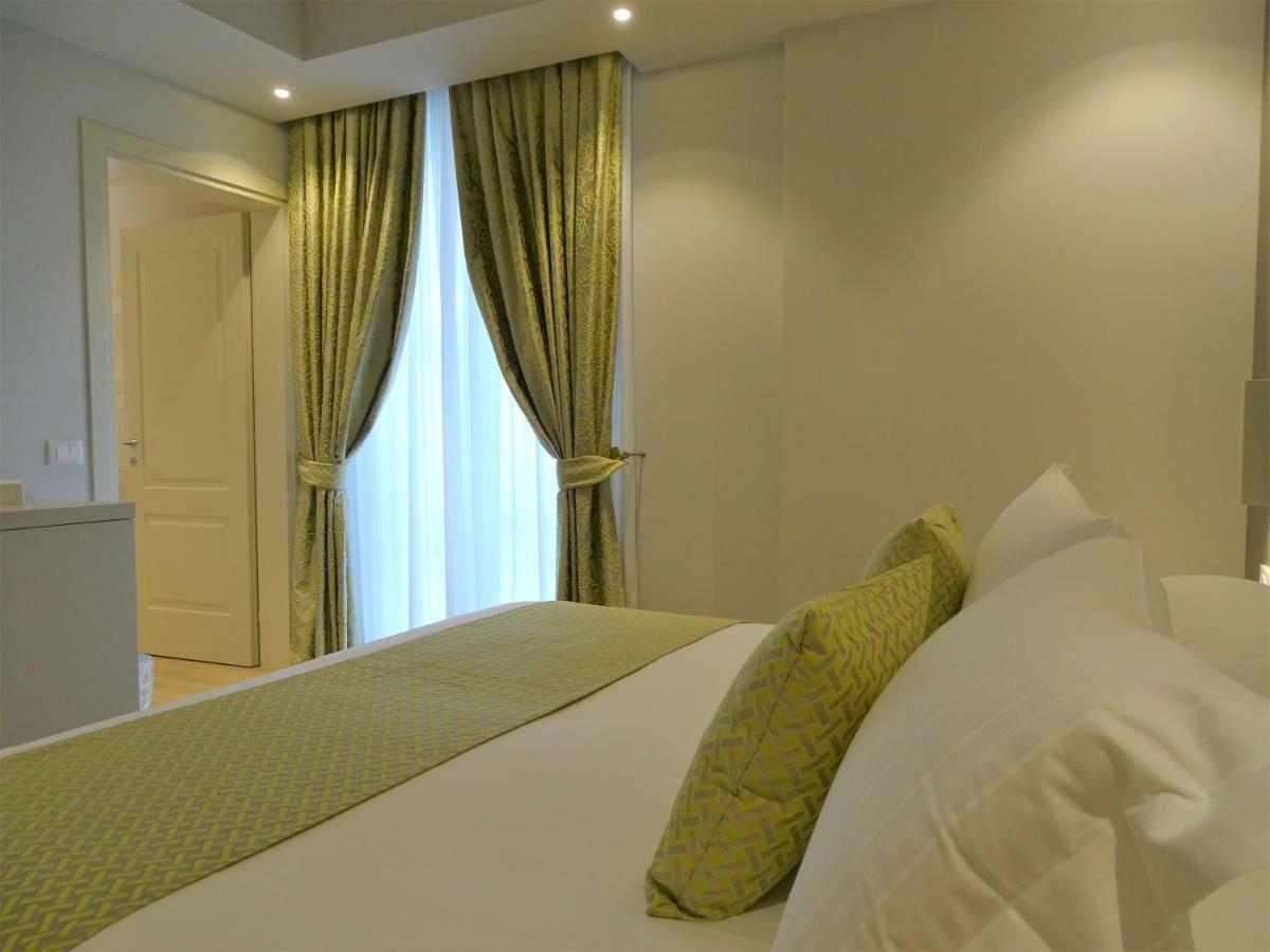 Hotel Villa Garuti ปาเดงเก ซุล การ์ดา ภายนอก รูปภาพ